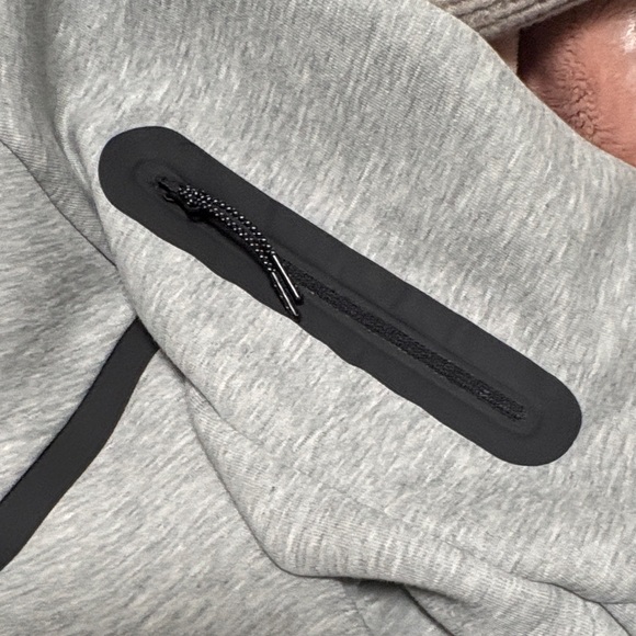 Nike Men's tech Gray Jacket - Picture 4 of 4